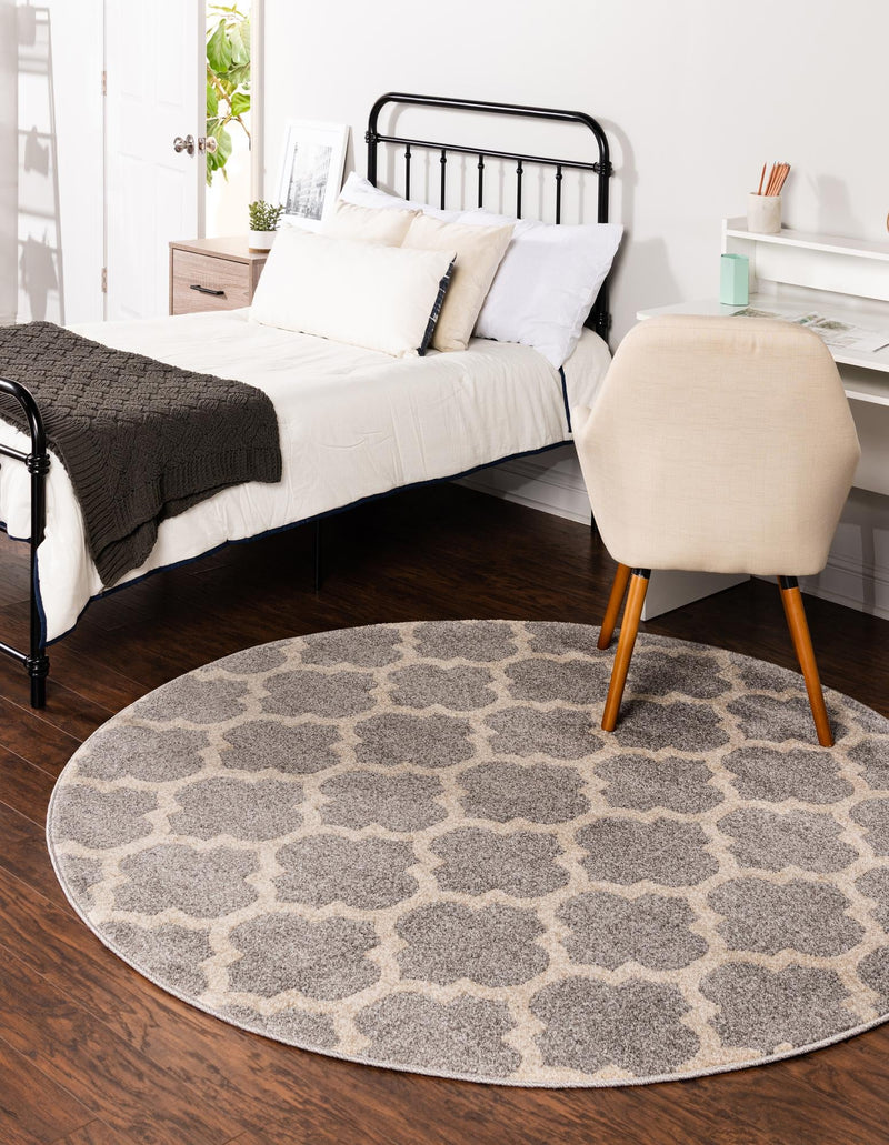 Lattice Gardens Collection Area Rug - Bloomfield (Light Gray) Round Light Gray lifestyle 22