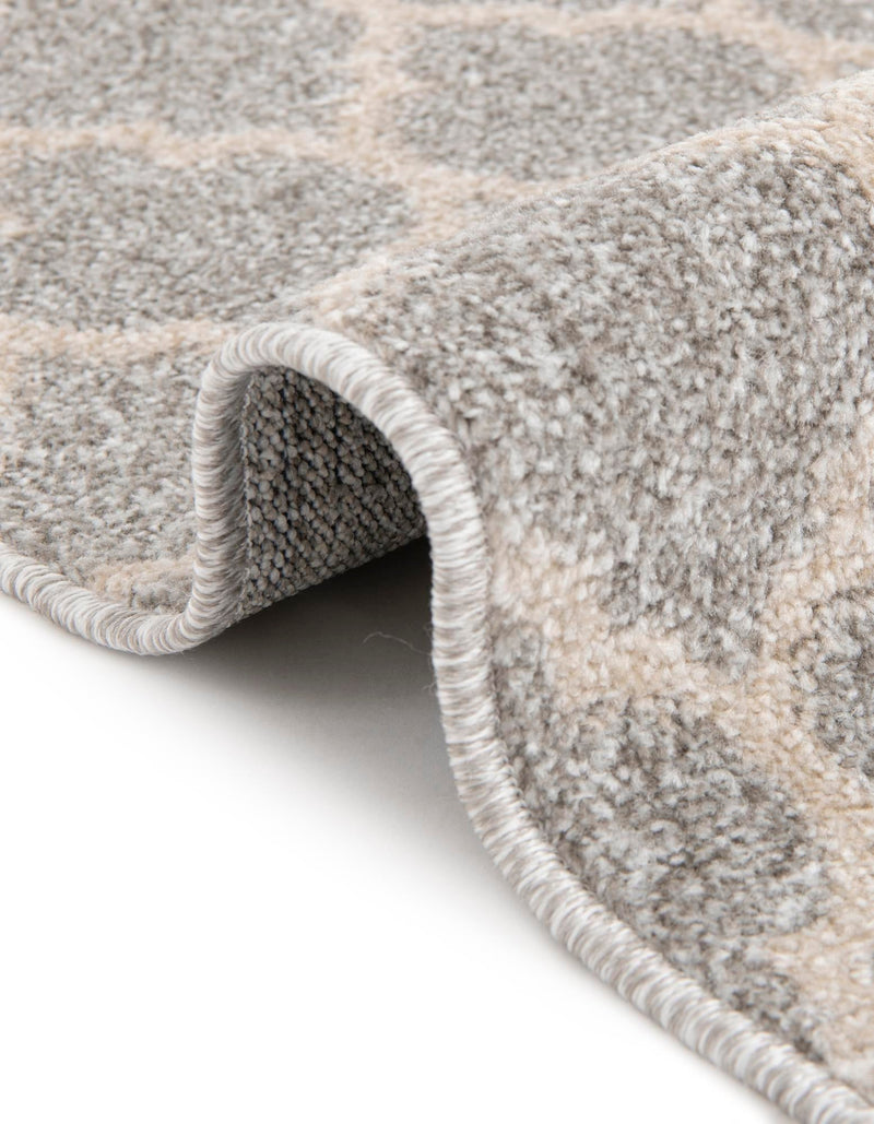 Lattice Gardens Collection Area Rug - Bloomfield (Light Gray) Round Light Gray lifestyle 70