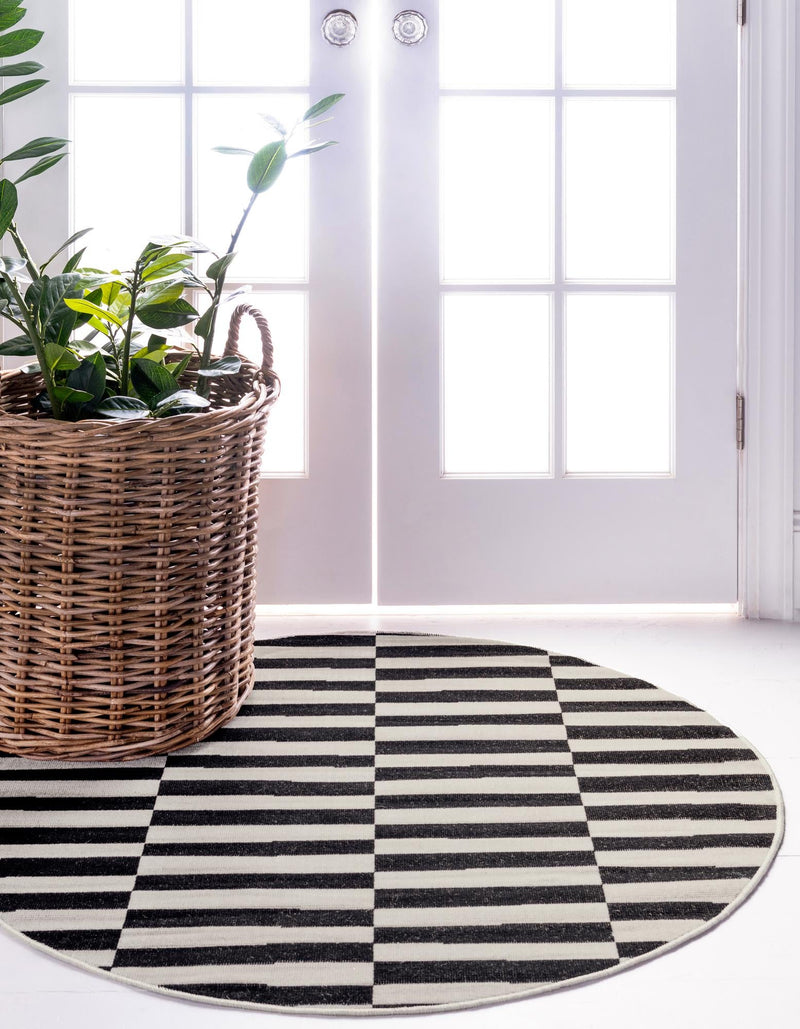 Soho Elegance Collection Area Rug - Hudson (Black) Round Black lifestyle 39