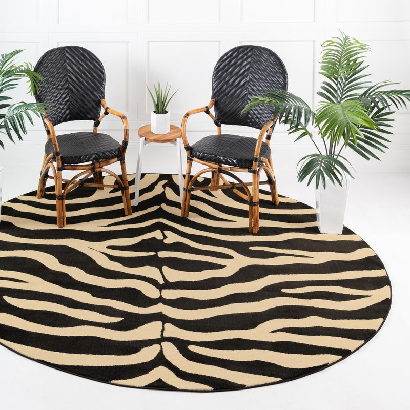 Savannah Sojourn Collection Area Rug - Kilimanjaro Round Black lifestyle 38