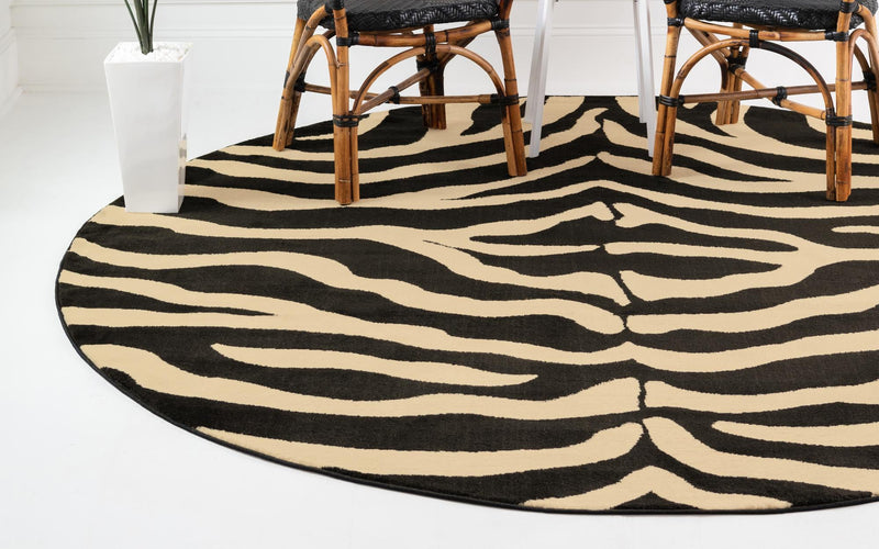 Savannah Sojourn Collection Area Rug - Kilimanjaro Round Black lifestyle 43