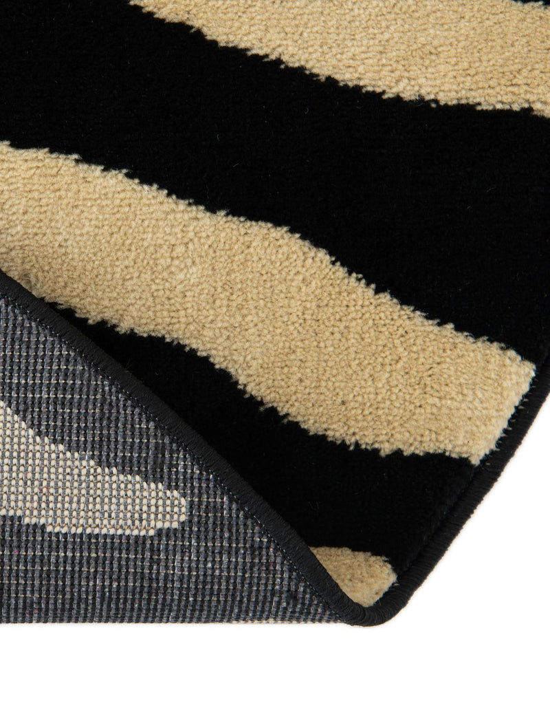 Savannah Sojourn Collection Area Rug - Kilimanjaro Round Black lifestyle 57