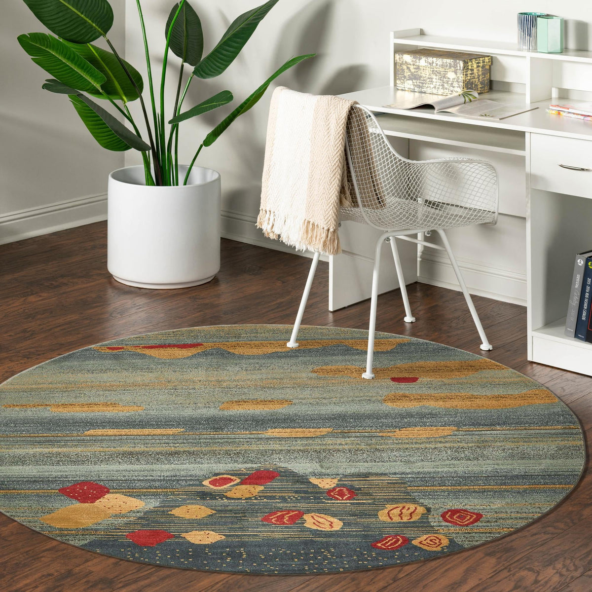 Zagros Oasis Collection Area Rug - Qasr-e Shirin Round Dark Blue lifestyle 23