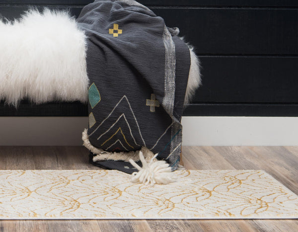 Hollywood Luxe Collection Area Rug - Rodeo Runner White Gold lifestyle 74