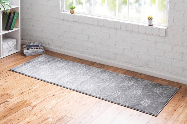 Hollywood Luxe Collection Area Rug - Rodeo Runner Gray Silver lifestyle 70