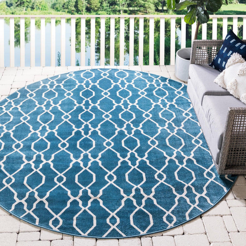 Patio Paradise Collection Area Rug - Lagoon Round Blue lifestyle 23