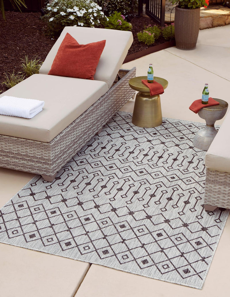 Garden Lattice Oasis Collection Area Rug - Pergola (Gray) Rectangle Gray lifestyle 0