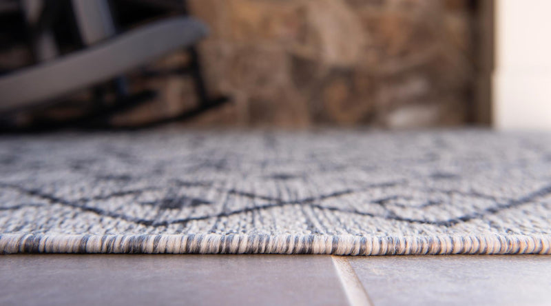 Garden Lattice Oasis Collection Area Rug - Pergola (Gray) Round Gray lifestyle 4