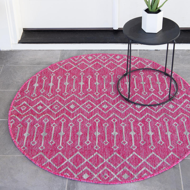 Garden Lattice Oasis Collection Area Rug - Pergola (Fuschia) Round Fuschia lifestyle 0
