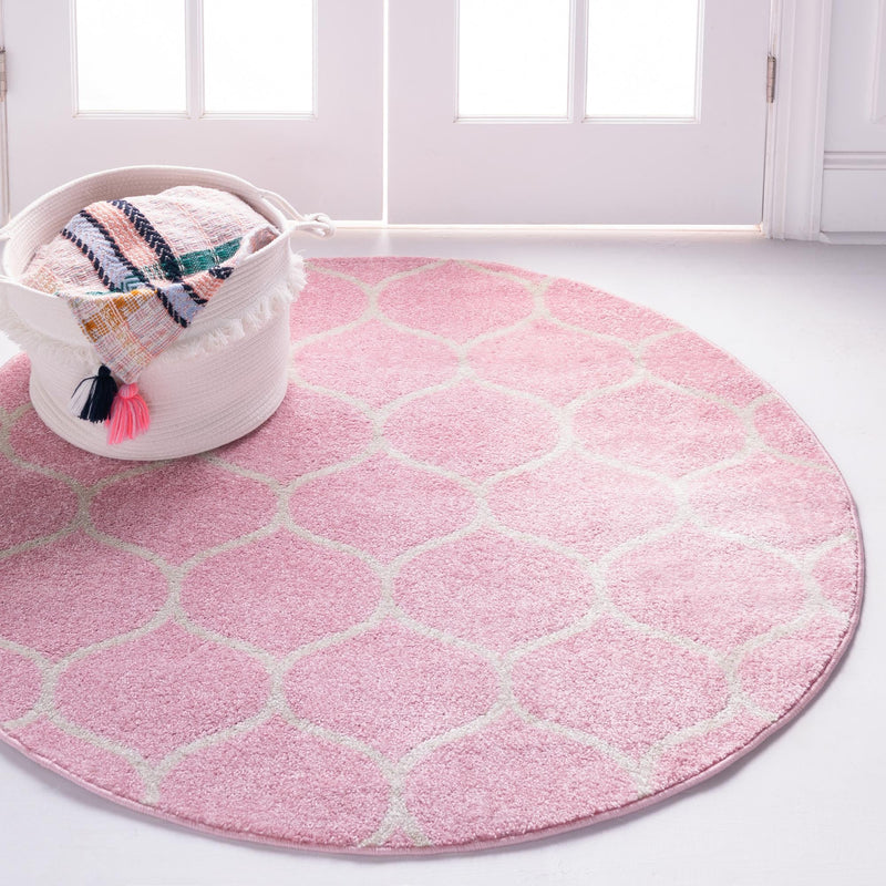 Lattice Garden Collection Area Rug - Pergolatown (Light Pink) Round Light Pink lifestyle 0