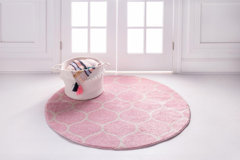 Lattice Garden Collection Area Rug - Pergolatown (Light Pink) Round Light Pink lifestyle 3
