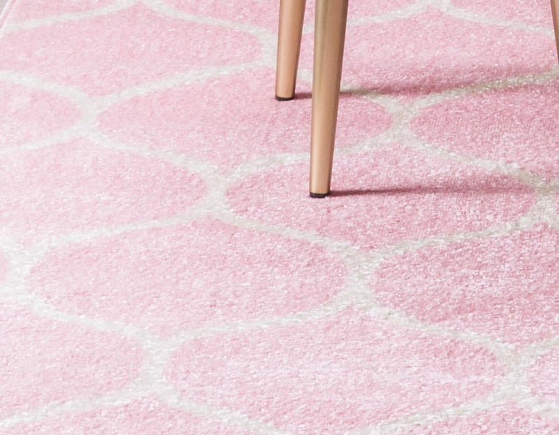 Lattice Garden Collection Area Rug - Pergolatown (Light Pink) Round Light Pink lifestyle 5