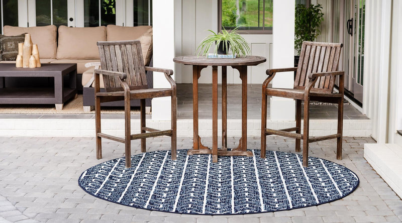 Catalina Cove Outdoor Collection Area Rug - Newport Round Navy Blue lifestyle 32