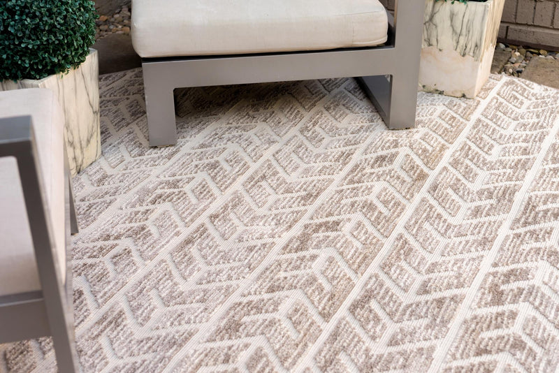 Catalina Cove Outdoor Collection Area Rug - Newport Round Beige lifestyle 66