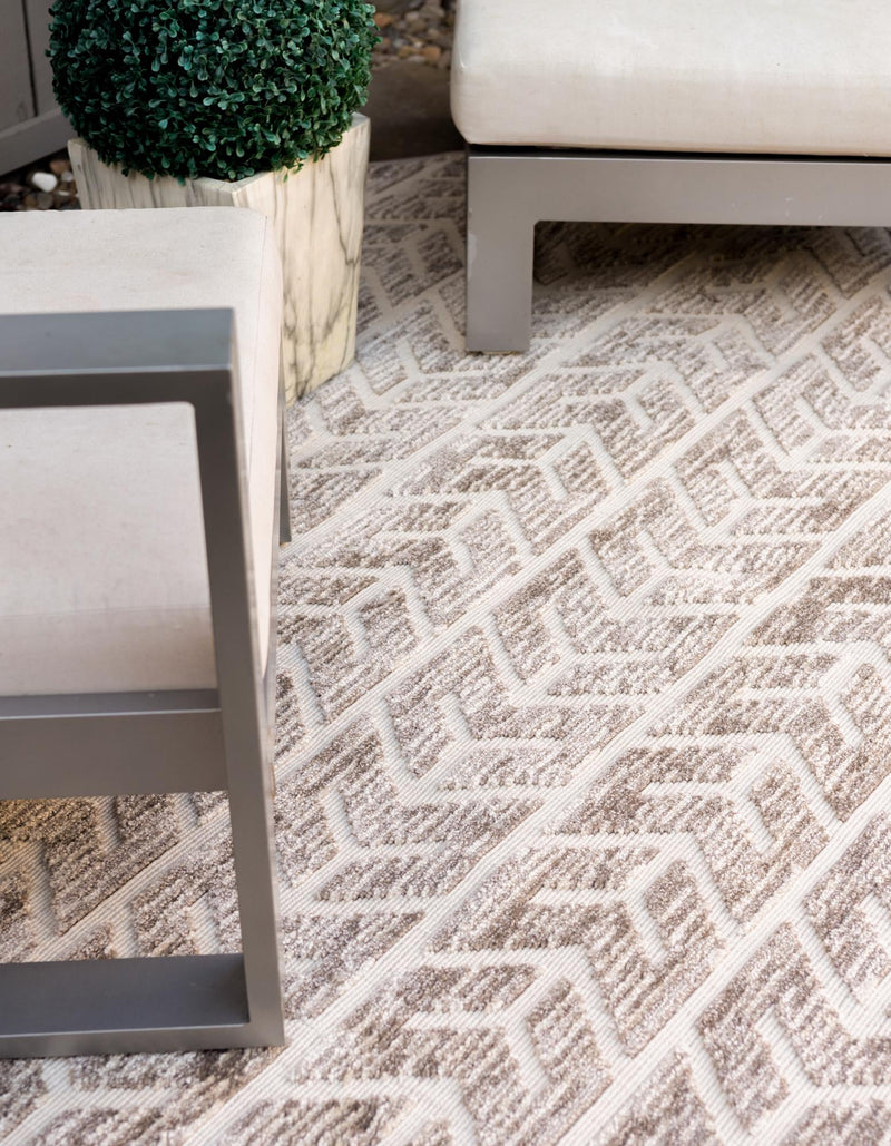 Catalina Cove Outdoor Collection Area Rug - Newport Round Beige lifestyle 72