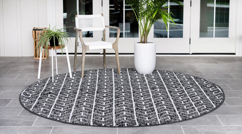 Catalina Cove Outdoor Collection Area Rug - Newport Round Black lifestyle 62