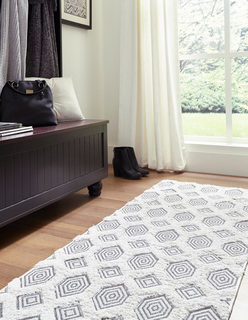 Marbella Meadows Collection Area Rug - Sierra Runner Anthracite Gray lifestyle 59