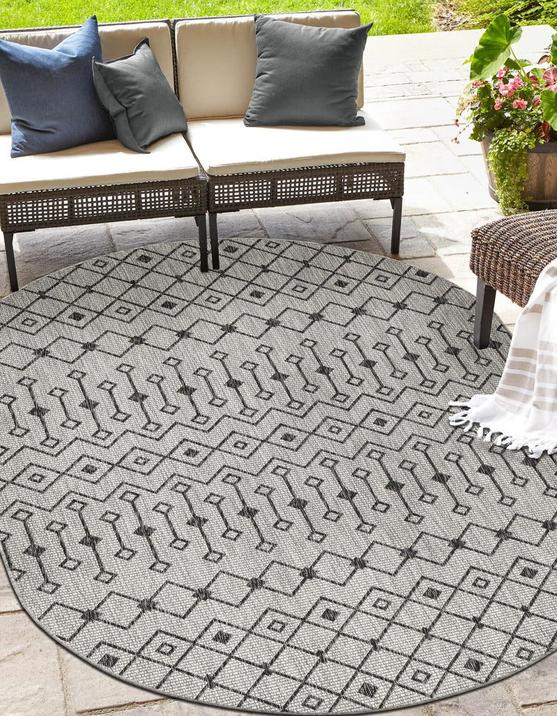 Garden Lattice Oasis Collection Area Rug - Pergola (Gray) Oval Gray lifestyle 46