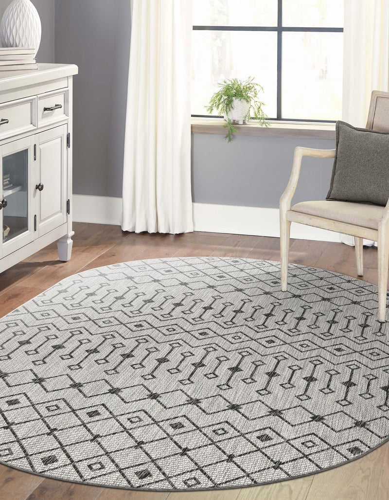 Garden Lattice Oasis Collection Area Rug - Pergola (Gray) Oval Gray lifestyle 49