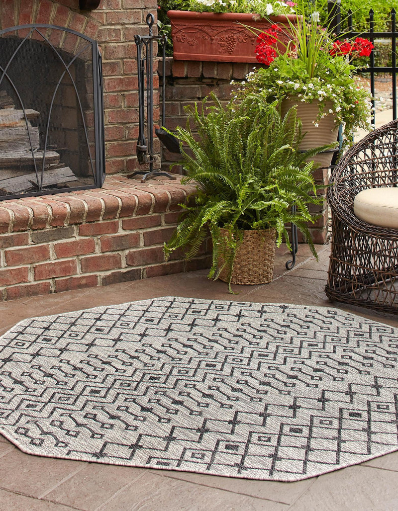 Garden Lattice Oasis Collection Area Rug - Pergola (Gray) Octagon Gray lifestyle 2
