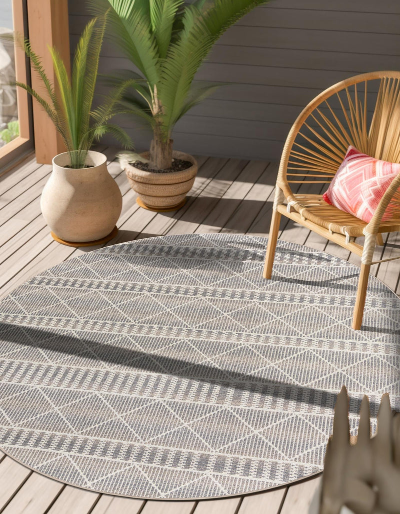 Seaside Lattice Collection Area Rug - Glade Round Gray lifestyle 155