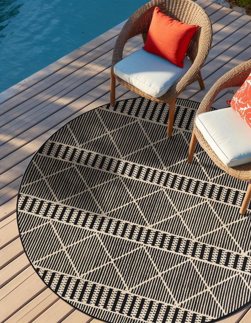 Seaside Lattice Collection Area Rug - Glade Round Black lifestyle 88