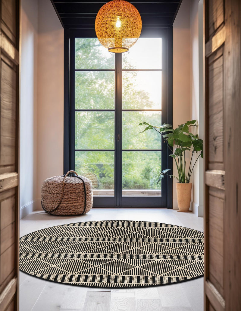 Seaside Lattice Collection Area Rug - Glade Round Black lifestyle 165
