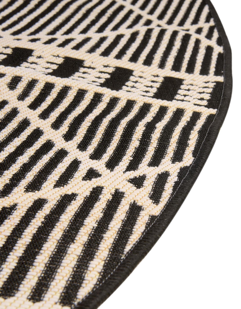 Seaside Lattice Collection Area Rug - Glade Round Black lifestyle 175
