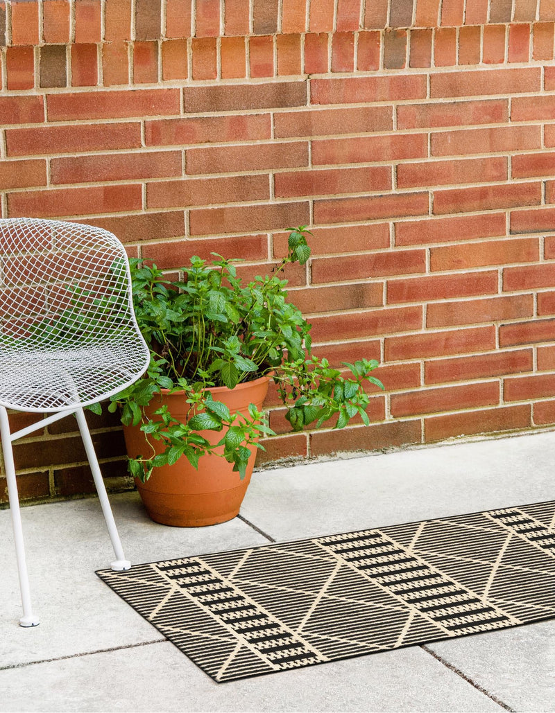 Seaside Lattice Collection Area Rug - Glade Runner Black lifestyle 110