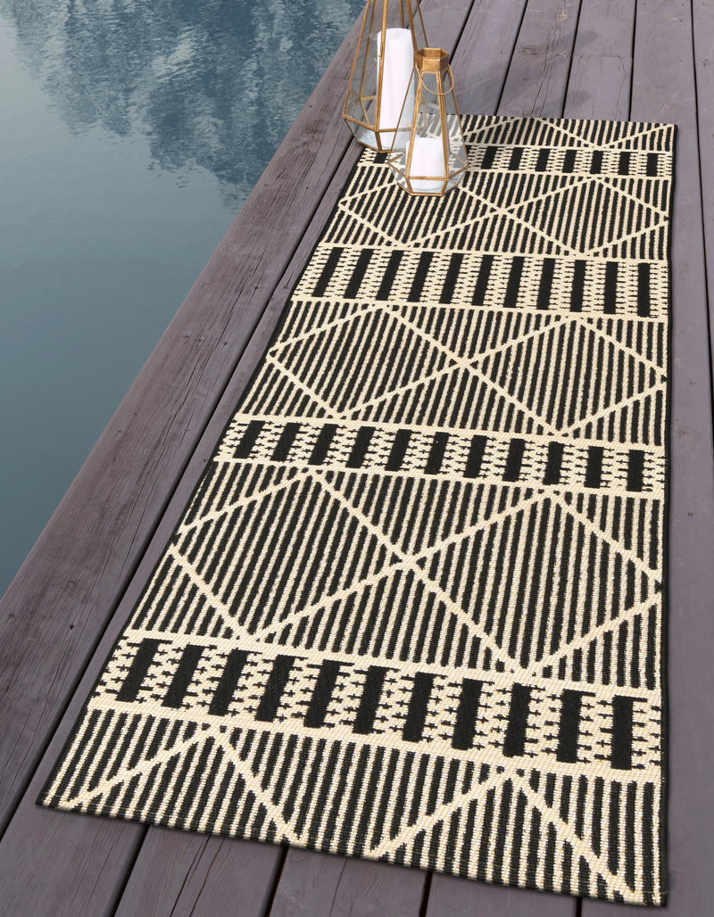 Seaside Lattice Collection Area Rug - Glade Runner Black lifestyle 142