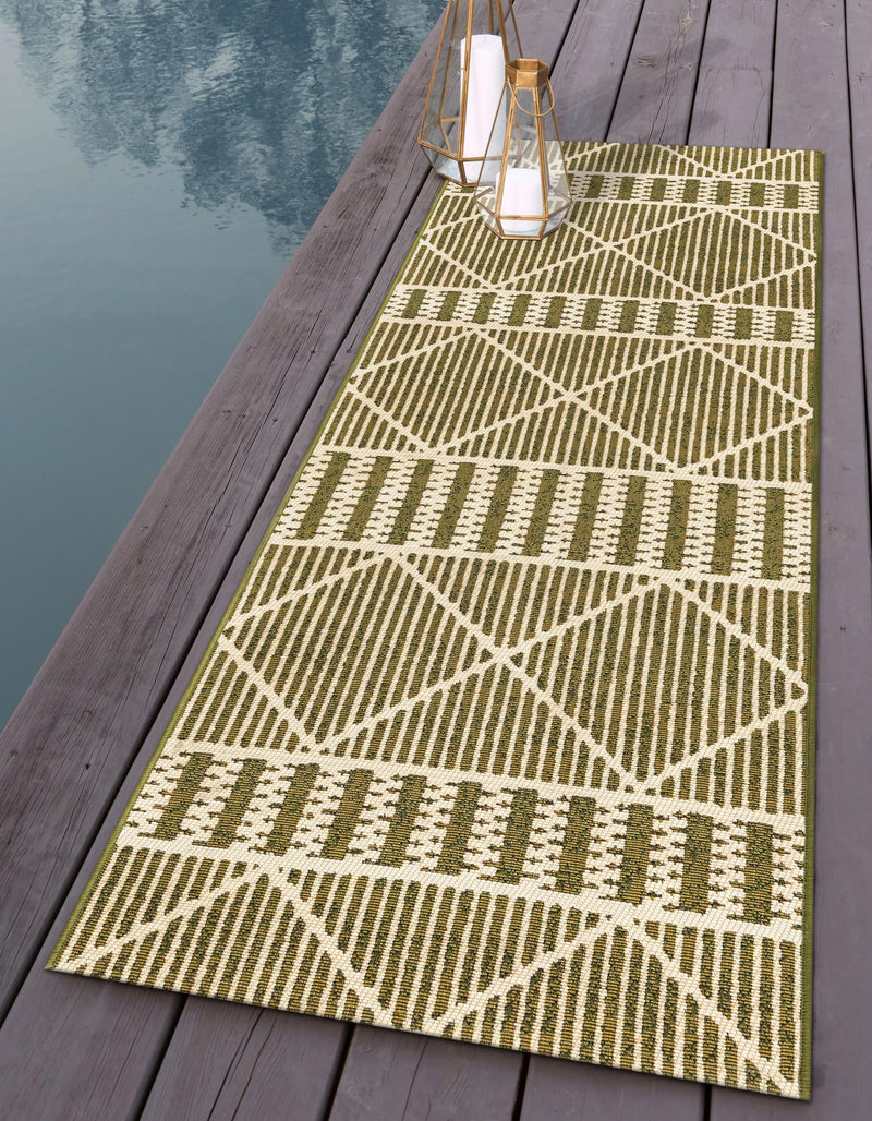 Seaside Lattice Collection Area Rug - Glade Runner Green lifestyle 92