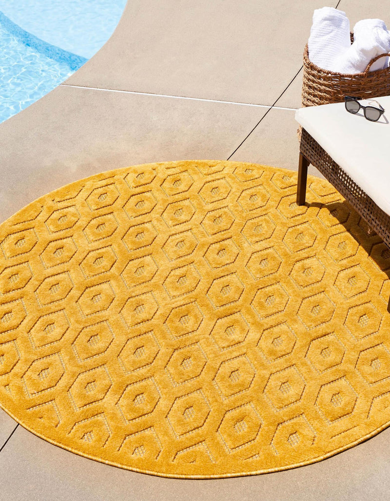 Garden Lattice Charm Collection Area Rug - Arbor (Yellow) Round Yellow lifestyle 21