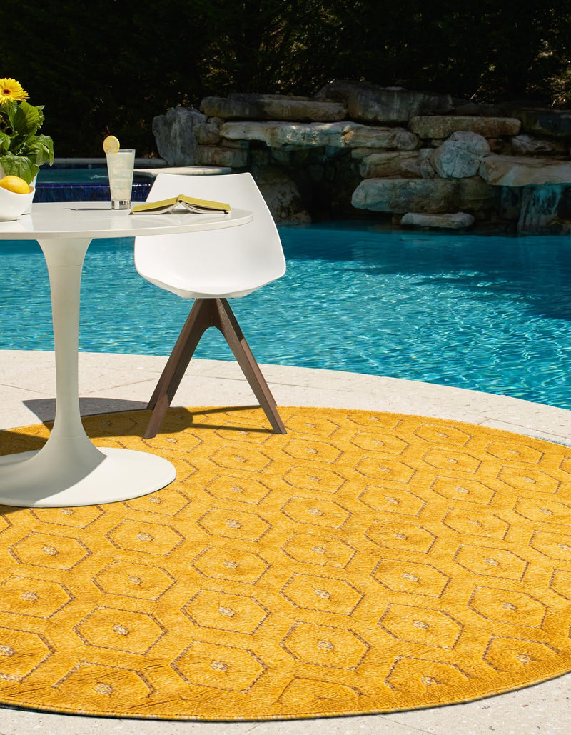 Garden Lattice Charm Collection Area Rug - Arbor (Yellow) Round Yellow lifestyle 27