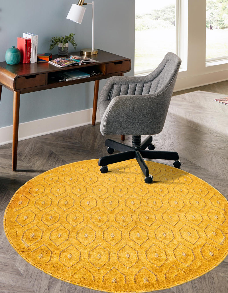 Garden Lattice Charm Collection Area Rug - Arbor (Yellow) Round Yellow lifestyle 29