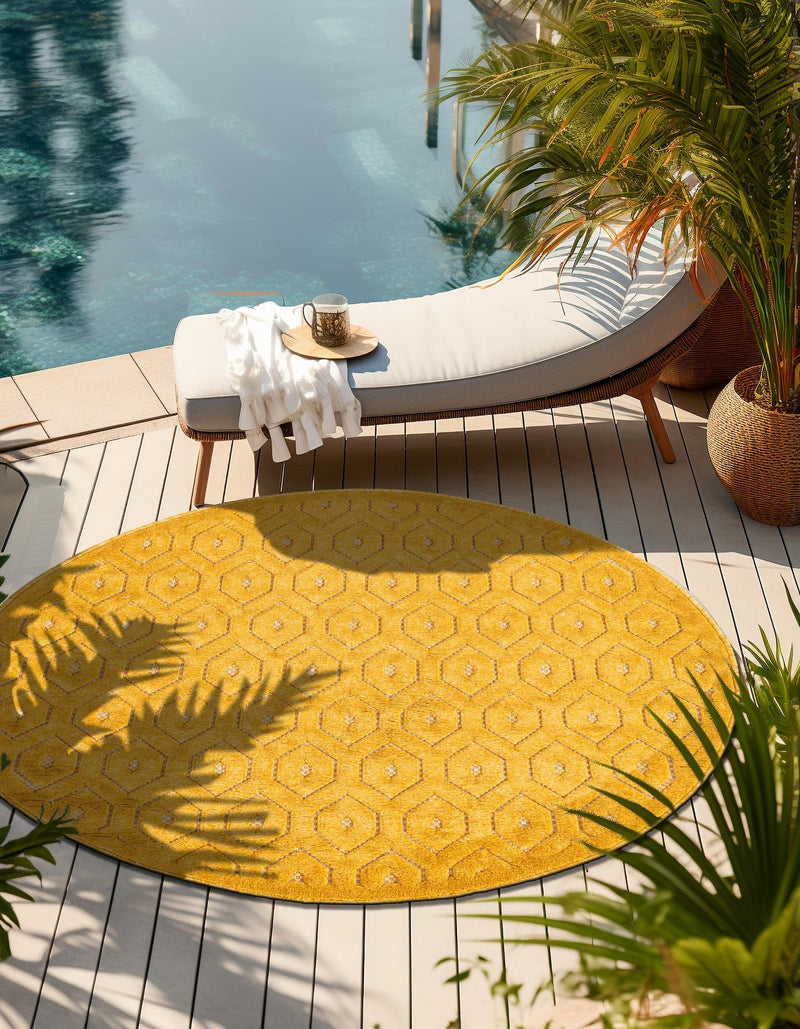 Garden Lattice Charm Collection Area Rug - Arbor (Yellow) Round Yellow lifestyle 39