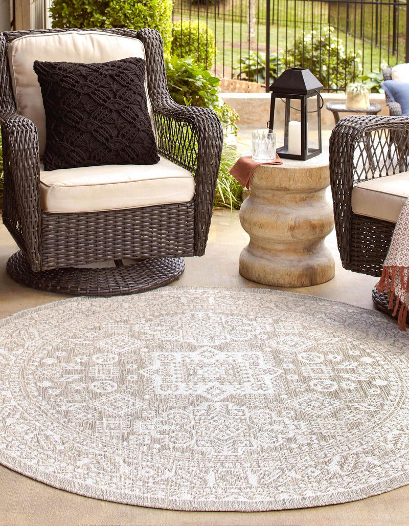 Tribal Terrace Treasures Collection Area Rug - Incan Isle (Light Gray) Round Light Gray lifestyle 2