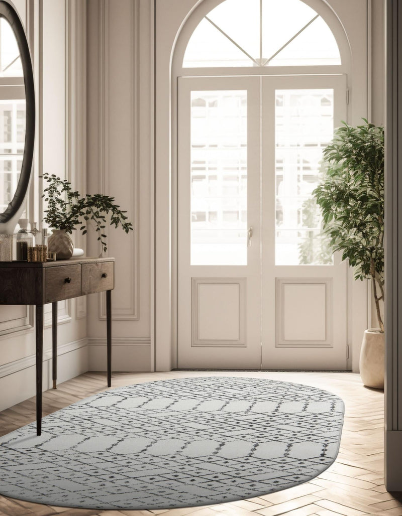 Marrakesh Lattice Collection Area Rug - Casablanca (Ivory Black) Oval Ivory Black lifestyle 37