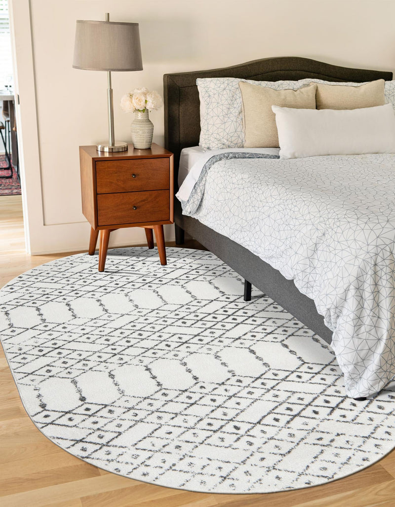 Marrakesh Lattice Collection Area Rug - Casablanca (Ivory Black) Oval Ivory Black lifestyle 39