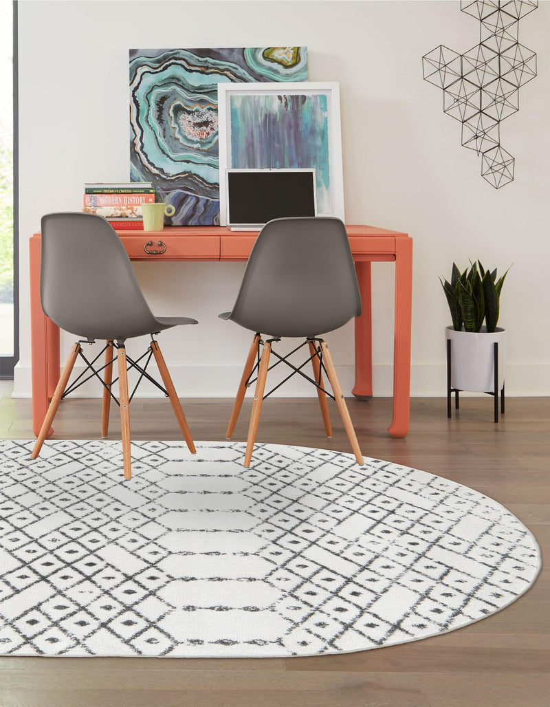 Marrakesh Lattice Collection Area Rug - Casablanca (Ivory Black) Oval Ivory Black lifestyle 45