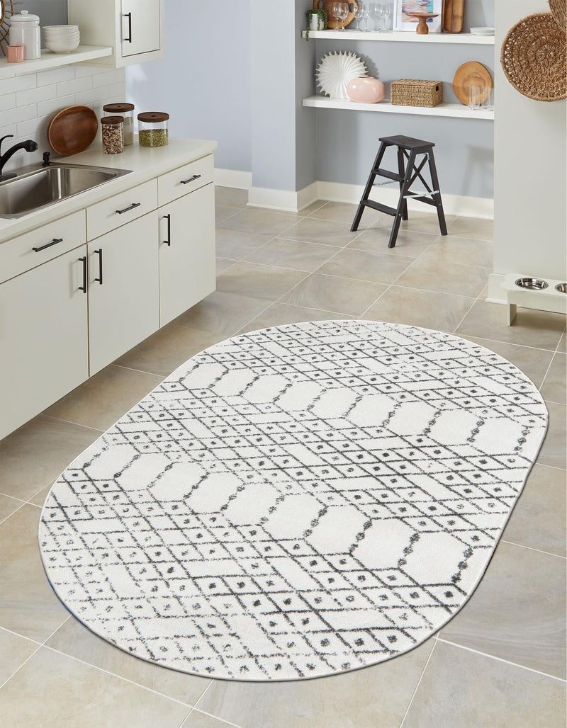 Marrakesh Lattice Collection Area Rug - Casablanca (Ivory Black) Oval Ivory Black lifestyle 47