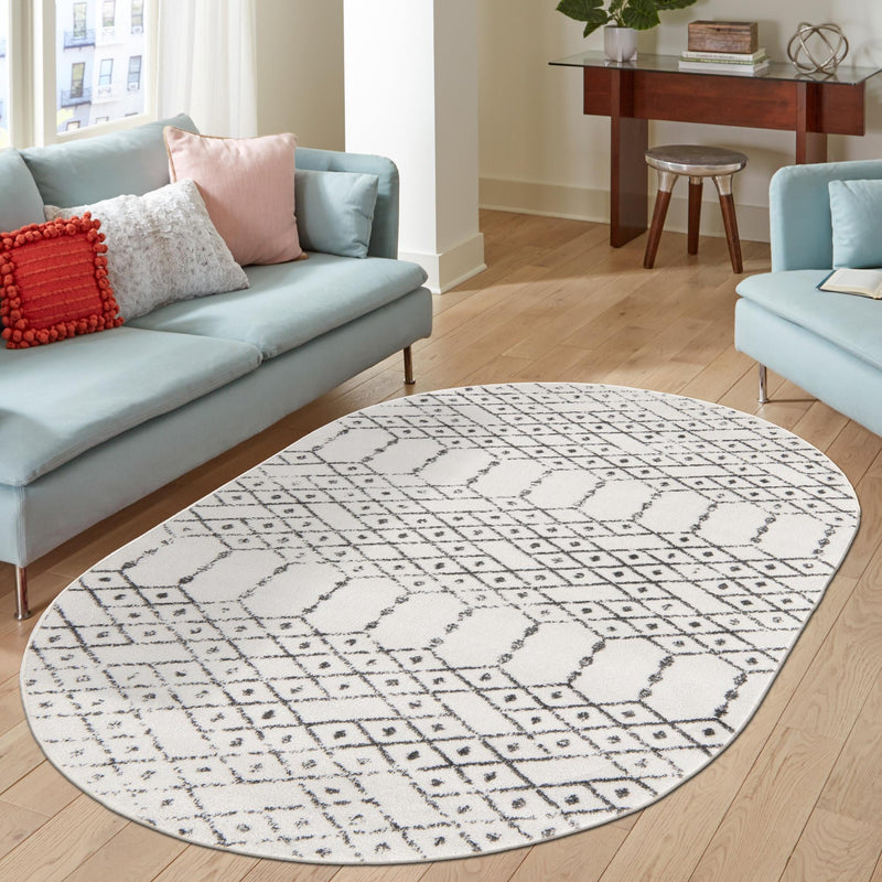 Marrakesh Lattice Collection Area Rug - Casablanca (Ivory Black) Oval Ivory Black lifestyle 105