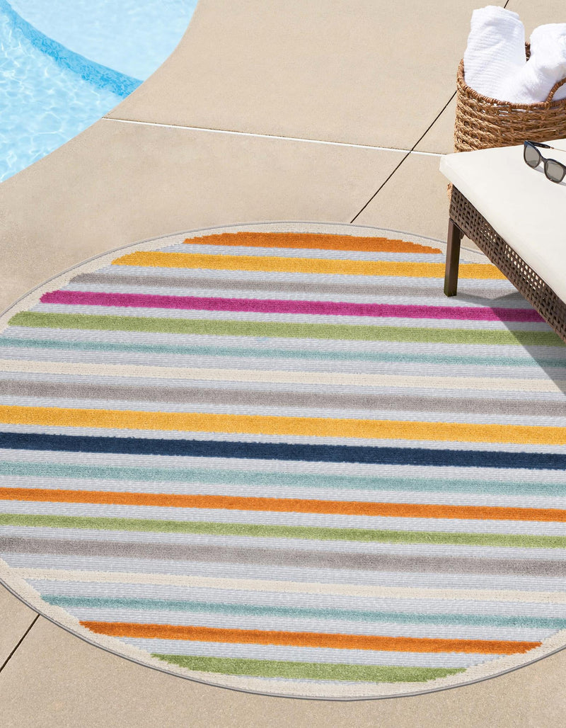 Bahama Breeze Outdoor Collection Area Rug - Exuma Round Gray lifestyle 60