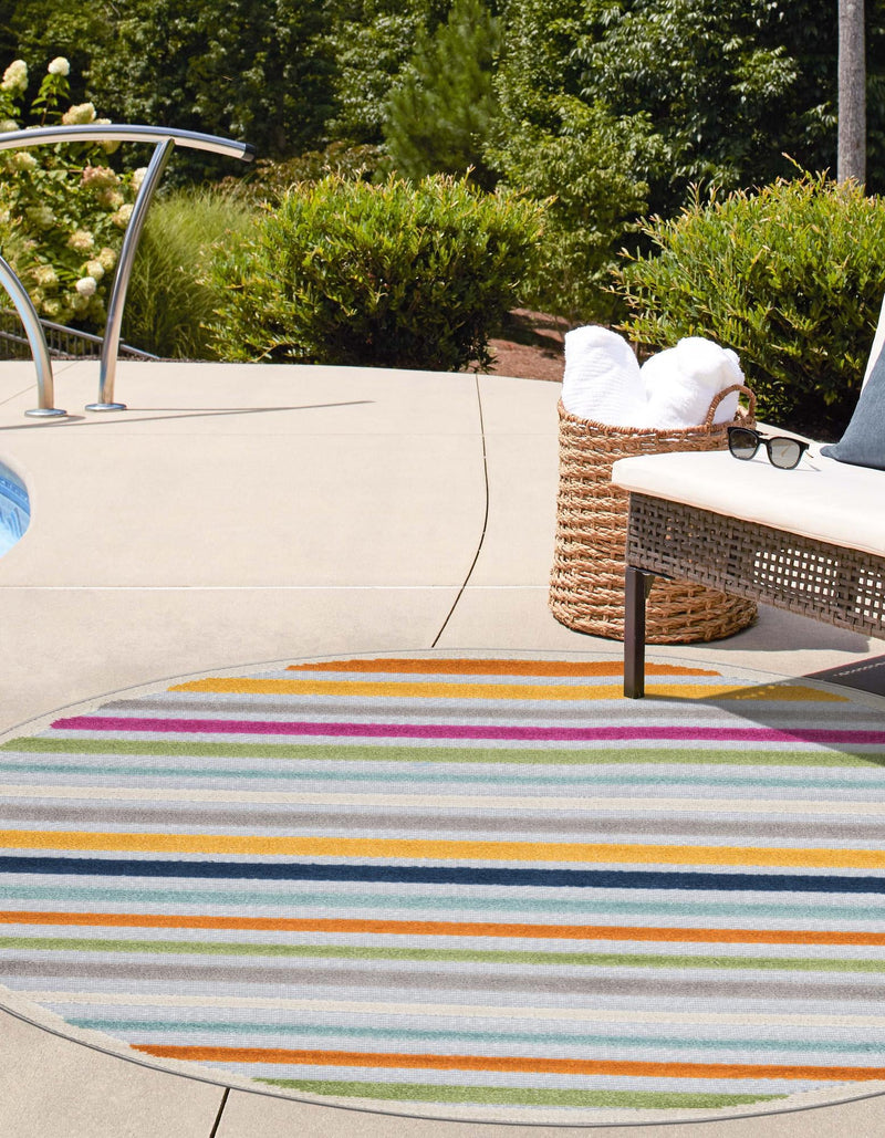 Bahama Breeze Outdoor Collection Area Rug - Exuma Round Gray lifestyle 72