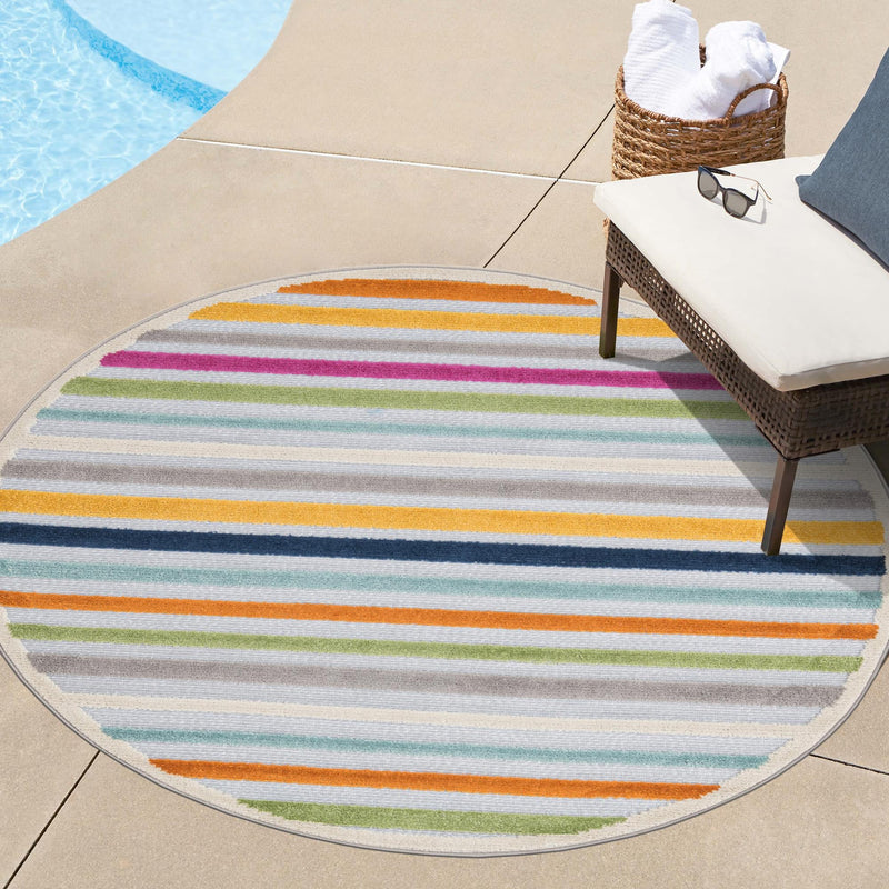 Bahama Breeze Outdoor Collection Area Rug - Exuma Round Gray lifestyle 96