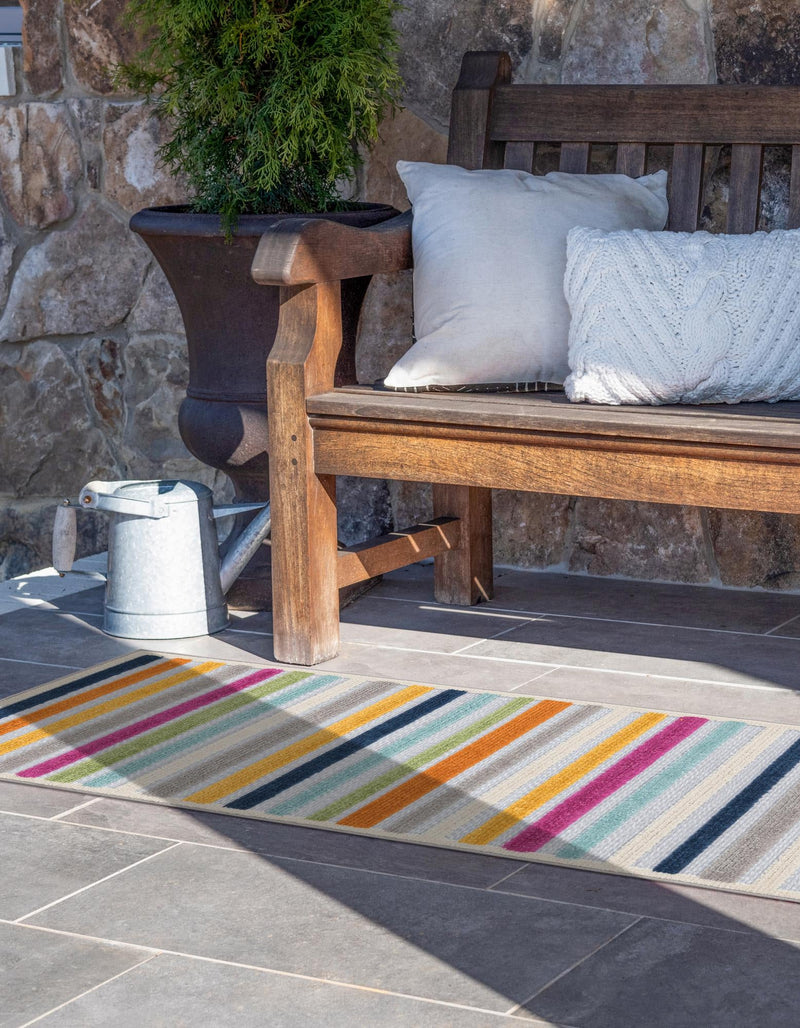 Bahama Breeze Outdoor Collection Area Rug - Exuma Runner Gray lifestyle 175