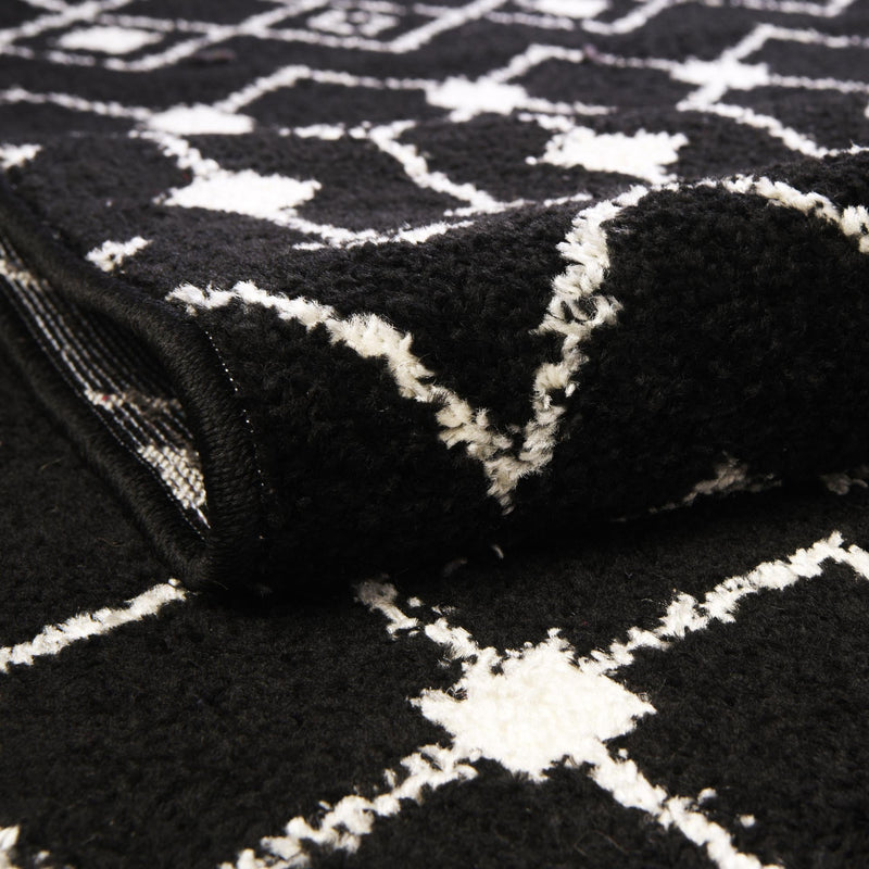 Mediterranean Lattice Collection Area Rug - Santorini (Black and White) Round Black and White lifestyle 4