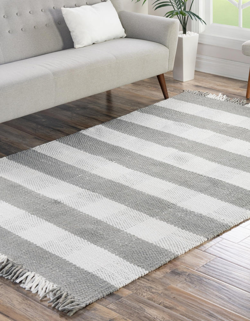 Sustainable Grid Indoor-Outdoor Oasis Collection Area Rug - Savannah Rectangle Gray lifestyle 15