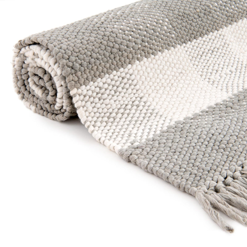 Sustainable Grid Indoor-Outdoor Oasis Collection Area Rug - Savannah Rectangle Gray lifestyle 57