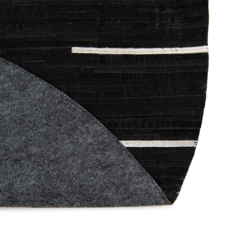 Savannah Hideaway Collection Area Rug - Savannah Round Black White lifestyle 61