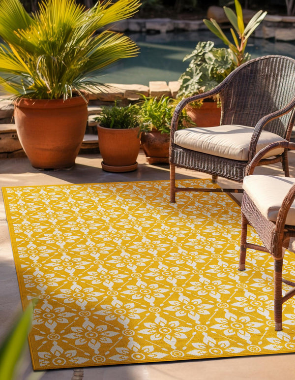 Seaside Lattice Collection Area Rug - Whitby Rectangle Yellow lifestyle 33
